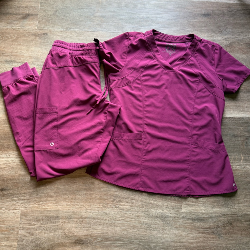 Women's Barco One Scrub Set